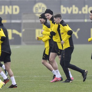 C7娱乐官网网页版-多特蒙德队员备战下一场比赛，为荣誉而战(多特蒙德主场进球歌曲)