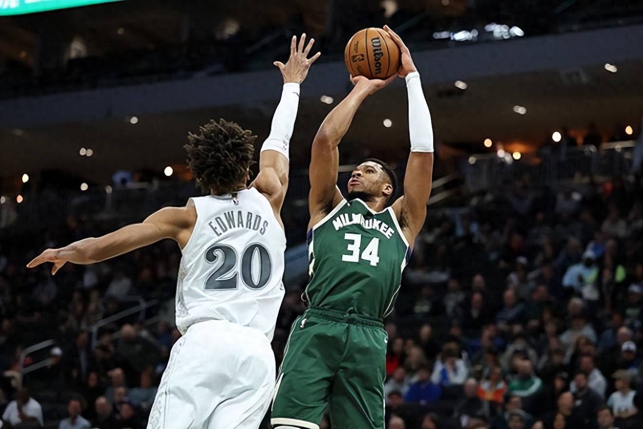 雄鹿队核心球员出色发挥，带领球队赢得胜利的简单介绍