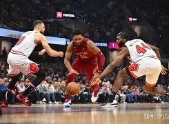 公牛不敌爵士，米切尔砍下三双数据(米切尔22分全队半场18记三分 爵士灭魔)