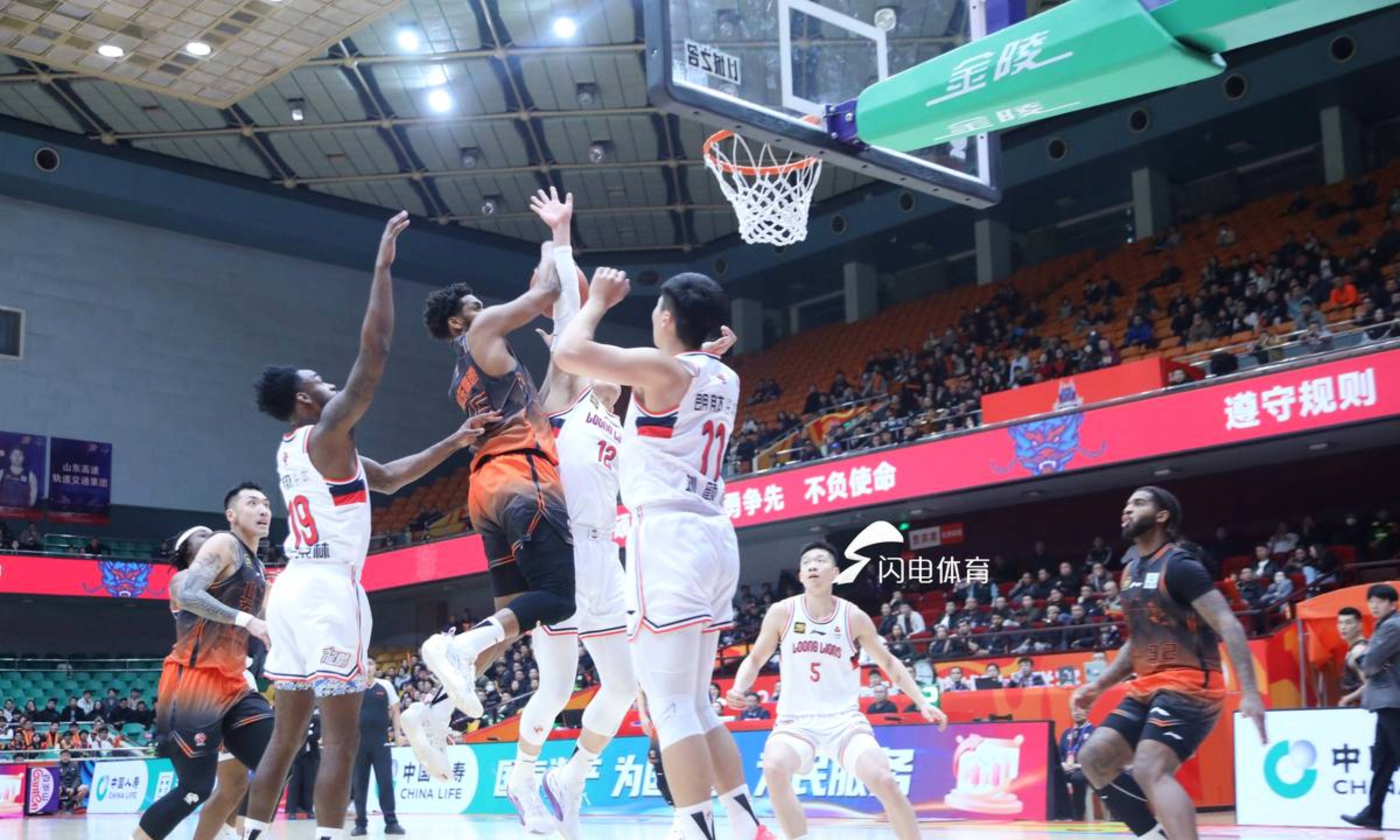 江苏男篮主场告负北京，未能守住胜局的简单介绍
