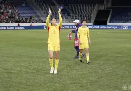 巴西女足在比赛中展现出色的进攻战术有哪些